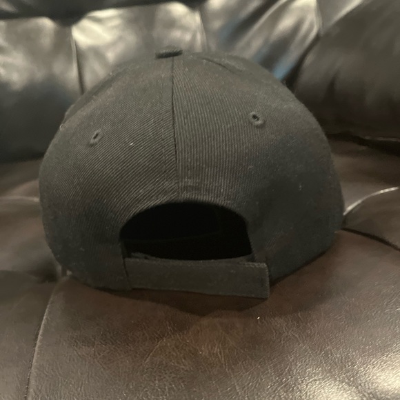 Legend Strap Hat - Picture 2 of 5